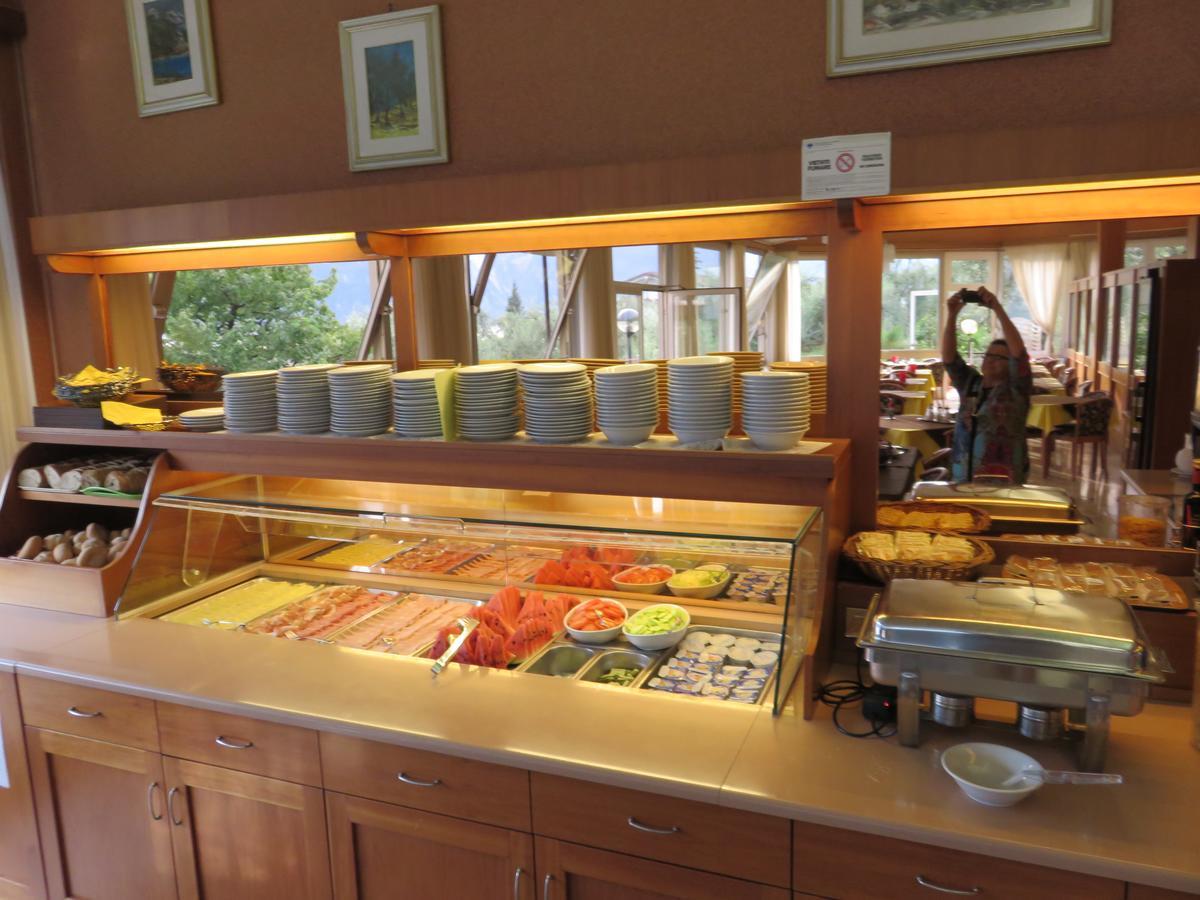 Hotel Garden Limone sul Garda Exterior photo